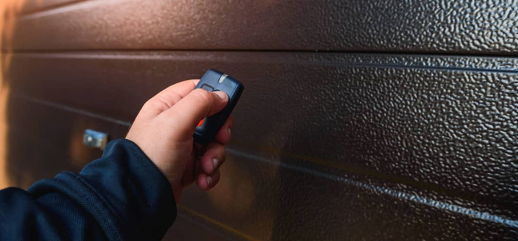 automatic door opener with remote control in Orange